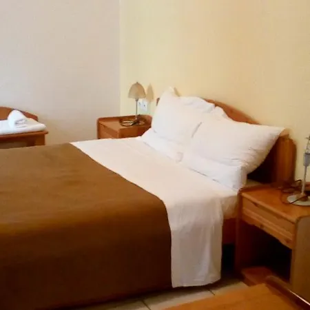 Elena Hotell Skyros